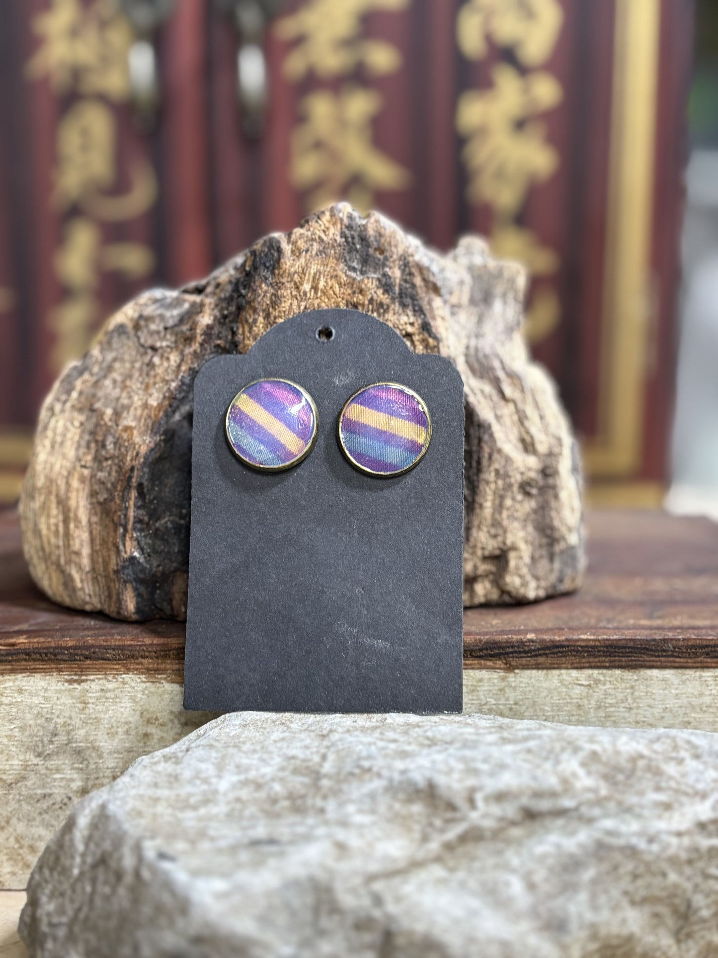 Stripped post earring