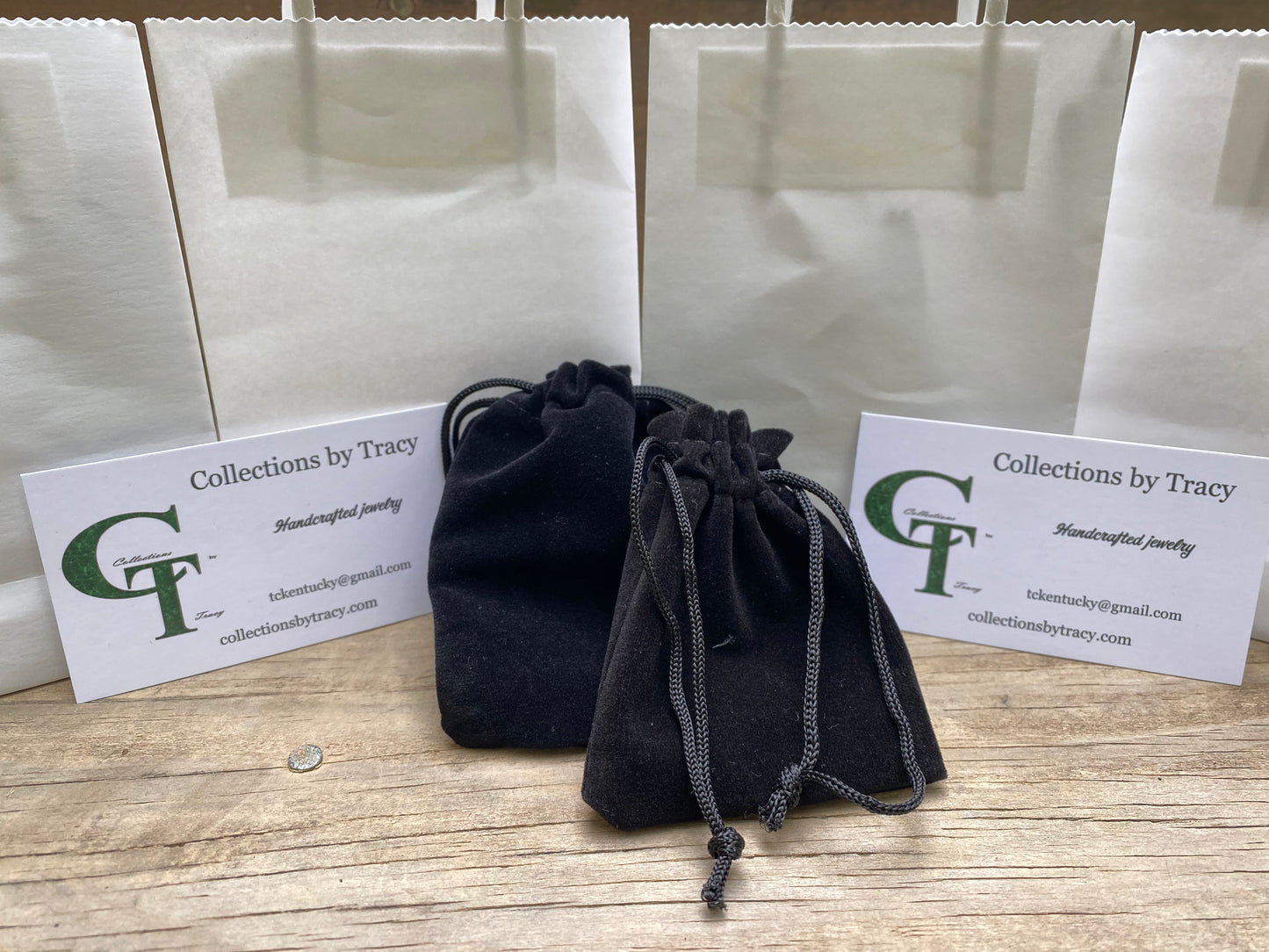 Horseshoe silver studs - collectionsbytracy.com