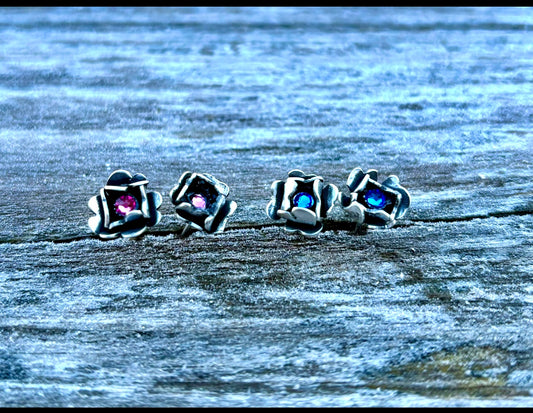 Flower post earrings