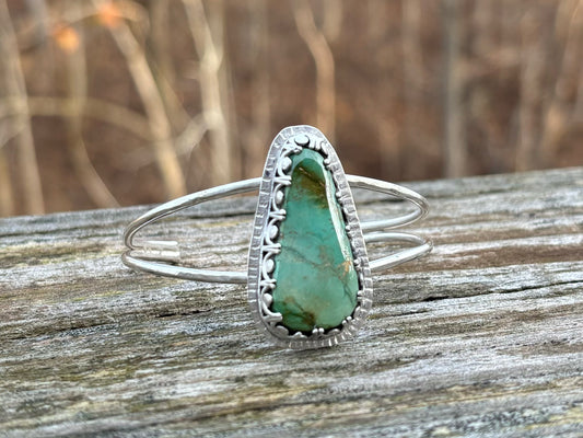 Turquoise stone bangle