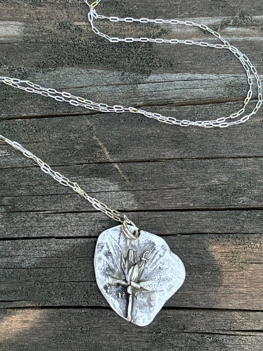 The Dandelion necklace