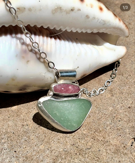 Beach glass necklace - collectionsbytracy.com