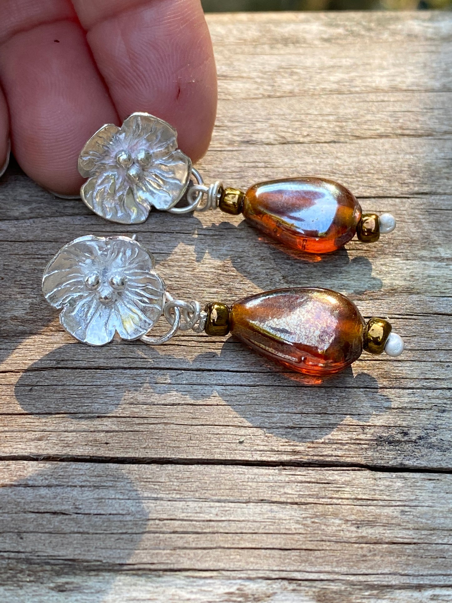Flower earrings - collectionsbytracy.com