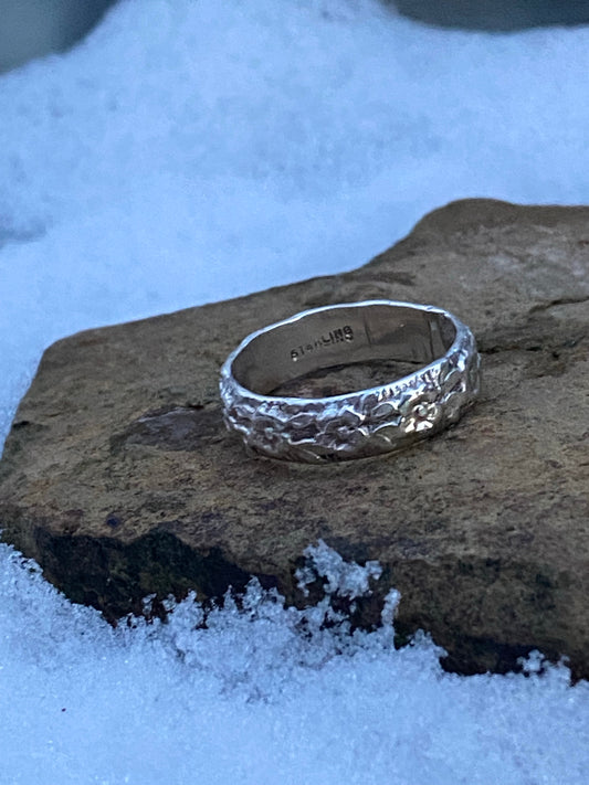 Sterling silver flower ring - collectionsbytracy.com