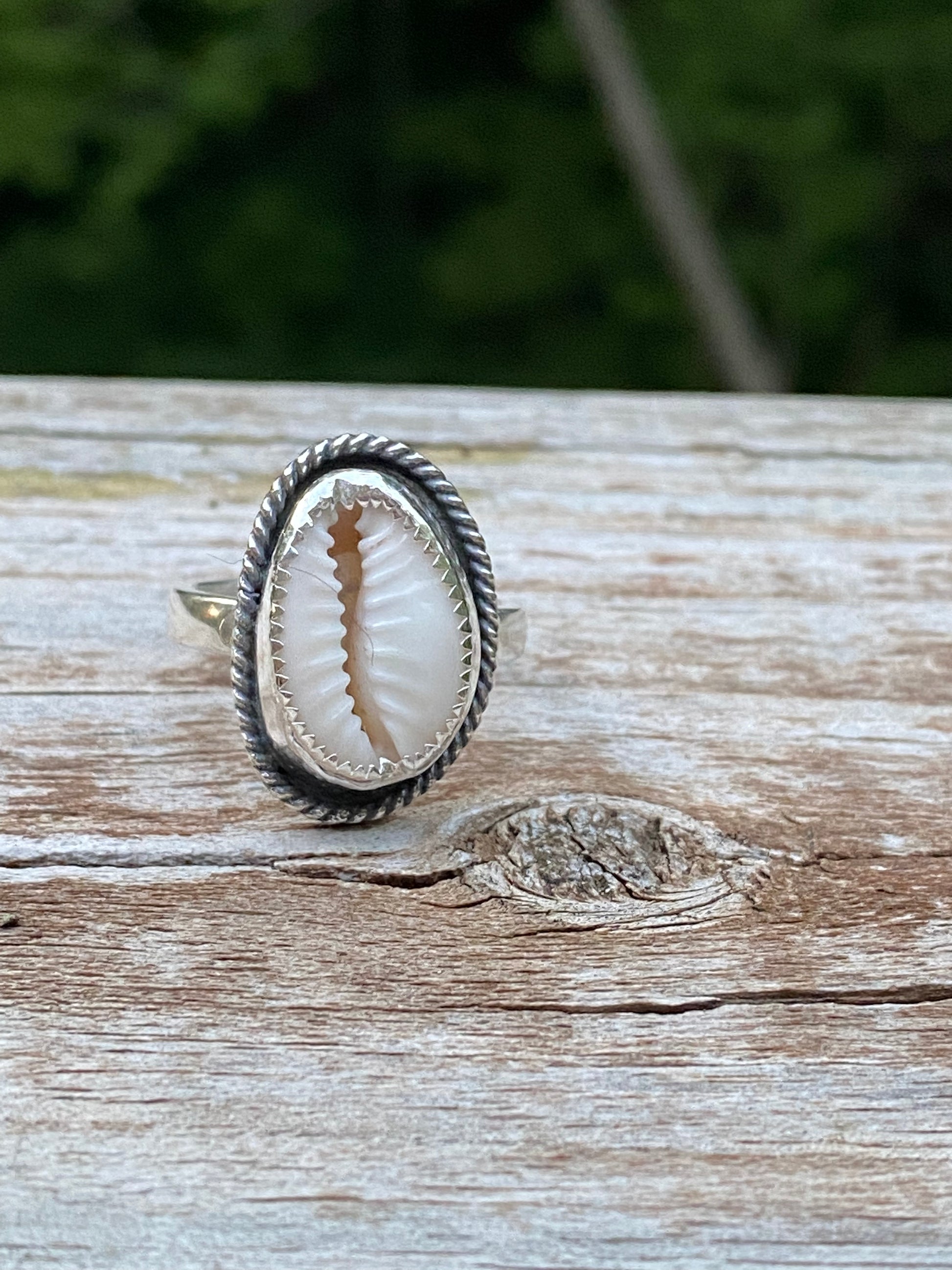 Cowry shell ring - collectionsbytracy.com