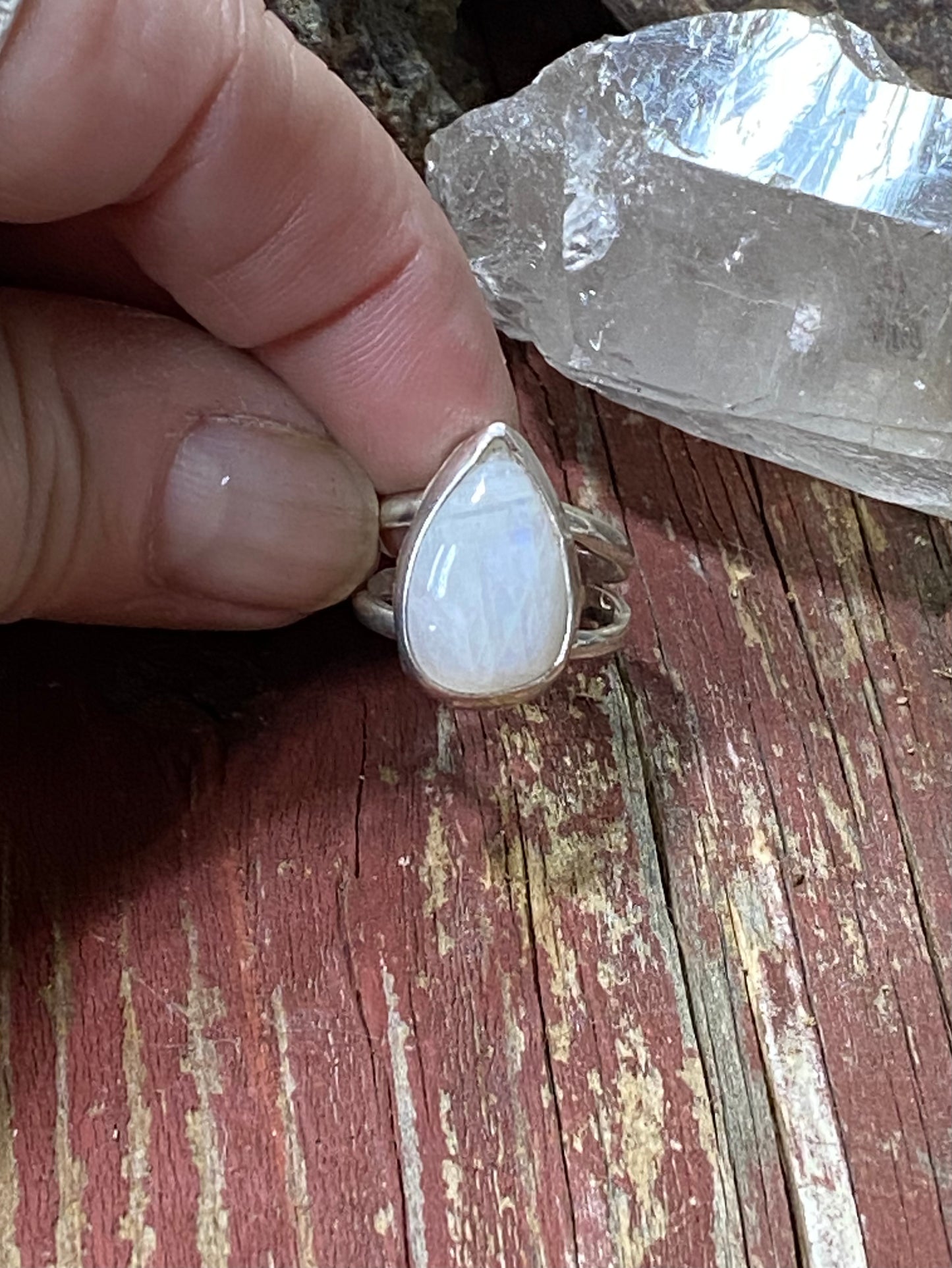 Moonstone ring - Size 3.5 - collectionsbytracy.com